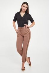 Spodnie damskie dresowe LIU JO. Spodnie dresowe Liu Jo, bez wzorów, z dresówki. W wyprzedaży za 412.30 zł.