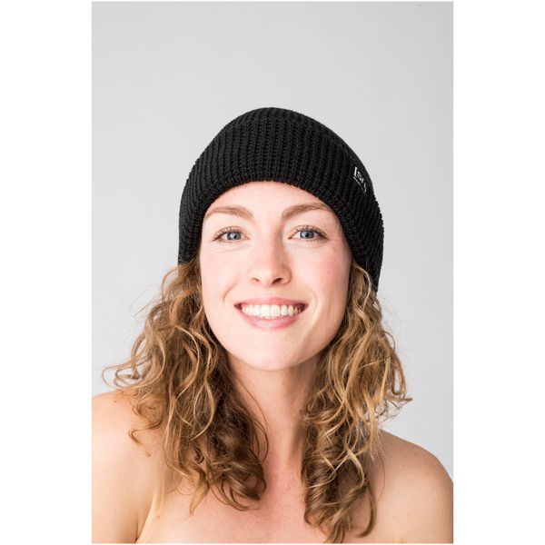 Czapka SUPER.NATURAL City Beanie. Czarne czapki zimowe super.natural, bez wzorów, sportowe. Za 159.99 zł.