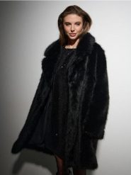 Płaszcz z futerkiem ocieplanym - czarny. Czarne płaszcze Sinsay, l, bez wzorów, bez kaptura. Za 139.99 zł.