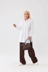 Klasyczna biała koszula Elena zapinana na guziki, asymetryczny krój PLUS SIZE XXL OVERSIZE JESIEŃ. Białe koszule Moda Size Plus Iwanek, plus size, bez wzorów, z bawełny, biznesowe, z asymetrycznym kołnierzem, plus size, bez ramiączek. Za 199.90 zł.
