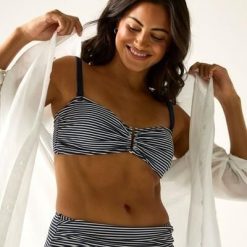 Damska góra bikini Aceana III. Bikini Regatta, bez wzorów, z elastanu. Za 142.00 zł.