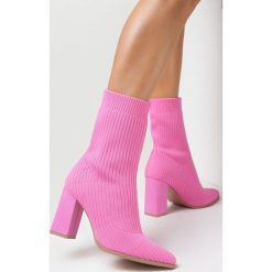 Różowe Botki z Elastyczną Cholewką Tamira. Czerwone botki Born2be, bez wzorów, z materiału, bez obcasa, na obcasie, bez zapięcia. W wyprzedaży za 142.49 zł.