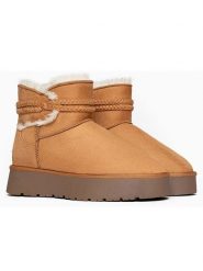 ISLAND BOOT Botki zimowe "Keorgie" w kolorze jasnobrązowym rozmiar: 40. Brązowe botki Island Boot, bez wzorów, z materiału, bez obcasa, na platformie, bez zapięcia. Za 215.98 zł.
