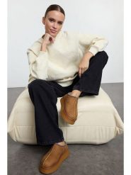 Trendyol Botki w kolorze jasnobrązowym rozmiar: 40. Brązowe botki Trendyol, bez wzorów, bez obcasa, na platformie, bez zapięcia. Za 65.38 zł.