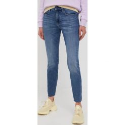 G-Star Raw jeansy D21291.C051 damskie medium waist. Niebieskie jeansy G-Star Raw, bez wzorów, z bawełny, retro. W wyprzedaży za 399.99 zł.