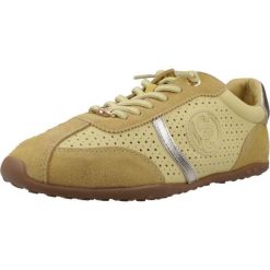 Buty CARMELA 163109C Żółty. Żółte trekkingi Carmela, bez wzorów, ze skóry, bez zapięcia, trekkingowe. Za 367.99 zł.