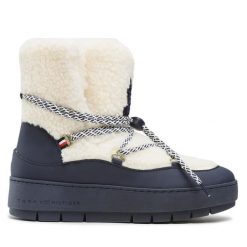 Śniegowce Tommy Hilfiger. Białe śniegowce Tommy Hilfiger, bez wzorów, bez zapięcia. Za 739.99 zł.