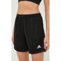 Adidas Performance szorty treningowe Entrada 22 damskie kolor czarny gładkie high waist. Czarne szorty sportowe adidas Performance, bez wzorów, z materiału, z podwyższonym stanem, na fitness i siłownię. W wyprzedaży za 64.99 zł.
