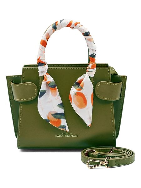 ATELIERS SAINT GERMAIN Skórzana torebka w kolorze oliwkowym - 19 x 17 x 9 cm rozmiar: onesize. Zielone torebki klasyczne ATELIERS SAINT GERMAIN, bez wzorów, z materiału, przez ramię, bez dodatków. Za 486.95 zł.