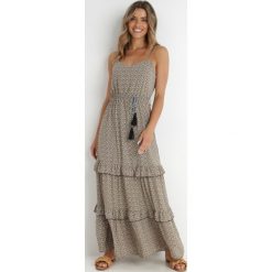 Ciemnozielona Sukienka Darcy. Zielone sukienki Born2be, na co dzień, l, z aplikacjami, bez kołnierzyka, bez ramiączek, maxi. Za 169.99 zł.