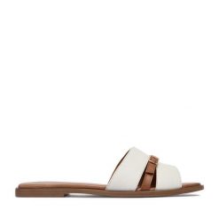 Klapki Lasocki. Białe klapki Lasocki, bez wzorów, bez obcasa, bez zapięcia. Za 149.99 zł.