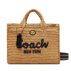 Torebka Coach. Brązowe torebki klasyczne Coach, bez wzorów, klasyczne, bez dodatków. Za 1,259.00 zł.