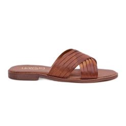 Skórzane Damskie Klapki Lewski Shoes 3682 Camel brązowe. Brązowe klapki bez wzorów, ze skóry, casualowe, bez obcasa, na płaskiej podeszwie, bez zapięcia. Za 397.52 zł.
