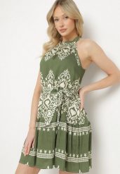 Ciemnozielona Sukienka z Odkrytymi Ramionami i Paskiem w Stylu Boho Tdivisa. Zielone sukienki Born2be, na co dzień, l, bez wzorów, boho, bez kołnierzyka, bez ramiączek, mini, kopertowe. Za 79.99 zł.