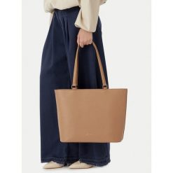 Torebka Jenny Fairy. Brązowe torebki klasyczne Jenny Fairy, bez wzorów, klasyczne, bez dodatków. Za 149.99 zł.