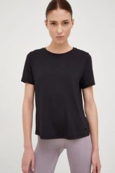 4F t-shirt treningowy kolor czarny. Czarne t-shirty 4f, s, bez wzorów, ze skóry, bez kołnierzyka, bez ramiączek. W wyprzedaży za 64.99 zł.