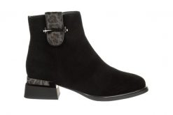 Botki Loretta Vitale W3313 Black 514287, Czarny, Skóra naturalna - 39. Czarne botki Loretta Vitale, bez wzorów, ze skóry, bez obcasa, na obcasie, bez zapięcia. W wyprzedaży za 299.00 zł.