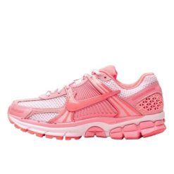 Buty do chodzenia dla dorosłych Nike Zoom Vomero 5 Coral Chalk Hot Punch. Czerwone buty treningowe Nike, na lato, bez wzorów, z materiału, bez zapięcia, trekkingowe, nike zoom. Za 844.00 zł.