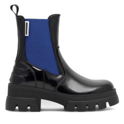 Botki JENNY. Czarne botki Jenny, bez wzorów, bez obcasa, na płaskiej podeszwie, bez zapięcia. Za 119.99 zł.