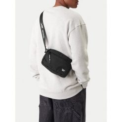 Torebka Reebok. Czarne listonoszki Reebok, bez wzorów, bez dodatków. Za 69.99 zł.