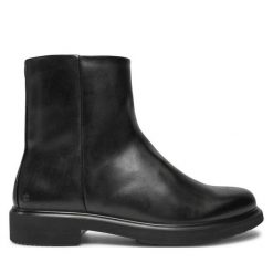 Botki ECCO. Czarne botki ECCO, bez wzorów, bez obcasa, na płaskiej podeszwie, bez zapięcia. Za 649.99 zł.