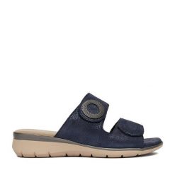 Klapki Go Soft. Niebieskie klapki GO SOFT, bez wzorów, bez obcasa, bez zapięcia. Za 169.99 zł.