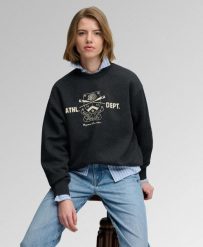 Superdry Bluza Country Club Crew – relaxed fit, materiał z recyklingu – Phantom. Czarne bluzy Superdry, bez wzorów, z bawełny, klasyczne, bez ramiączek, bez kaptura. Za 279.65 zł.