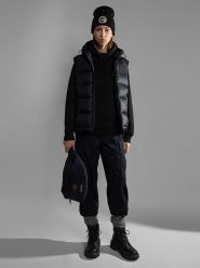 Napapijri Bluza w kolorze czarnym rozmiar: S. Czarne bluzy Napapijri, s, bez wzorów, bez ramiączek, z kapturem. Za 145.60 zł.