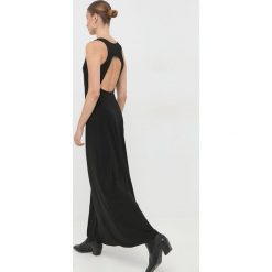 MAX&Co. sukienka kolor czarny maxi dopasowana. Czarne sukienki MAX&Co., l, bez wzorów, z dzianiny, bez kołnierzyka, bez ramiączek, maxi, dopasowane. W wyprzedaży za 649.99 zł.