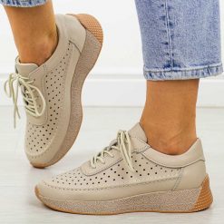 Beżowe ażurowe skórzane półbuty damskie Sergio Leone sp013. Brązowe półbuty wsuwane Sergio Leone, na jesień, w ażurowe wzory, z jeansu, biznesowe, bez obcasa, na płaskiej podeszwie. Za 209.00 zł.