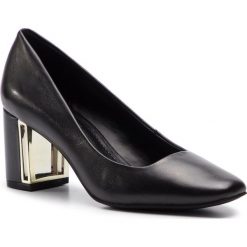 Półbuty DKNY - Gigi K4841239 Black. Czółenka marki DKNY. Za 649.00 zł.