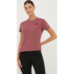 The North Face t-shirt bawełniany kolor różowy. Czerwone t-shirty The North Face, bez wzorów, z bawełny, bez kołnierzyka, bez ramiączek. W wyprzedaży za 104.99 zł.