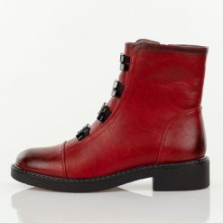 Czerwone płaskie botki damskie M.Daszyński Sa252-16. Czerwone botki M.Daszyński, bez wzorów, ze skóry, biznesowe, bez obcasa, na obcasie, bez zapięcia. W wyprzedaży za 217.55 zł.