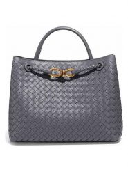 SUVRAI Torebka w kolorze szarym - 30 x 23 x 13 cm rozmiar: onesize. Szare torebki klasyczne SUVRAI, bez wzorów, z materiału, bez dodatków. Za 152.99 zł.