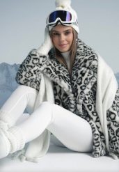 Biała Kurtka Futerko w Panterkę z Kieszeniami Fidelis. Białe kurtki Born2be, m, bez wzorów, z futra, eleganckie, bez kaptura. W wyprzedaży za 237.99 zł.