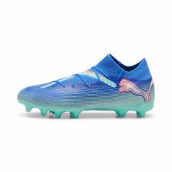 Buty piłkarskie unisex PUMA FUTURE 7 PRO FG/AG. Niebieskie buty treningowe Puma, bez wzorów, bez zapięcia, do piłki nożnej. Za 453.70 zł.