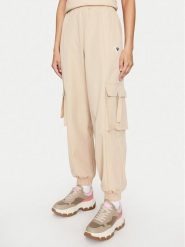 Guess Spodnie cargo Aurelie V4YB06 WG982 Beżowy Regular Fit. Brązowe spodnie materiałowe Guess, z aplikacjami, z materiału. Za 219.99 zł.