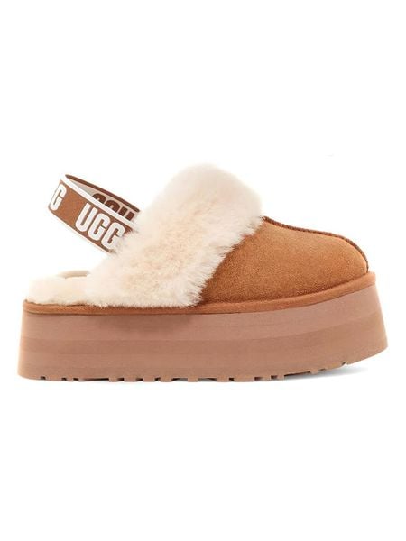 UGG Skórzane kapcie "Funkette" w kolorze jasnobrązowym rozmiar: 41. Brązowe kapcie UGG, bez wzorów, z wełny. Za 515.13 zł.