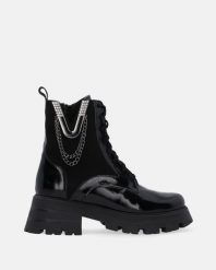 CZARNE WORKERY Z ŁAŃCUCHAMI V005 600-500 NER. Czarne botki Venezia, bez wzorów, ze skóry, bez obcasa, bez zapięcia. Za 279.00 zł.