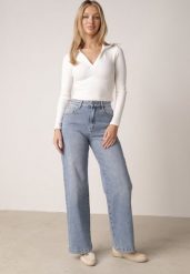 Granatowe Klasyczne Jeansy z Bawełną o Szerokim Kroju z Wysokim Stanem Collenneg. Niebieskie jeansy Born2be, bez wzorów, z bawełny, biznesowe, z podwyższonym stanem. Za 99.99 zł.