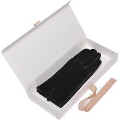 RĘKAWICZKI STANDARDOWE DAMSKIE. Czarne rękawiczki TOP SECRET, bez wzorów, z materiału, eleganckie. W wyprzedaży za 34.99 zł.