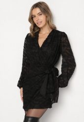 Czarna Kopertowa Sukienka z Tkaniny Plumeti Zenorava. Czarne sukienki Born2be, l, z aplikacjami, z tkaniny, eleganckie, bez kołnierzyka, bez ramiączek, mini, kopertowe. Za 159.99 zł.