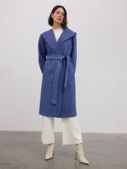 BGN Płaszcz przejściowy w kolorze niebieskim rozmiar: 40. Niebieskie płaszcze BGN, bez wzorów, z tkaniny, bez kaptura. Za 297.26 zł.