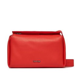 Torebka Calvin Klein. Brązowe listonoszki Calvin Klein, bez wzorów, bez dodatków. Za 329.99 zł.
