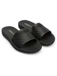 Camper Klapki w kolorze czarnym rozmiar: 37. Czarne klapki Camper, bez wzorów, klasyczne, z otwartym noskiem, bez obcasa, bez zapięcia. Za 217.99 zł.