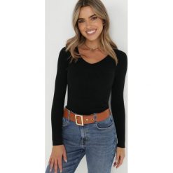 Czarny Sweter Prążkowany Tekko. Czarne swetry Born2be, l, z aplikacjami, z dzianiny, eleganckie, bez ramiączek. W wyprzedaży za 47.99 zł.
