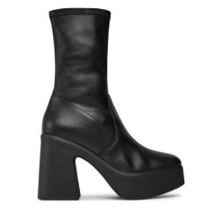 Botki Steve Madden. Czarne botki Steve Madden, bez wzorów, bez obcasa, na słupku, bez zapięcia. Za 499.99 zł.