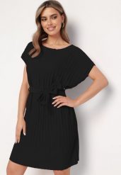 Czarna Plisowana Sukienka z Paskiem w Talii Tiagena. Czarne sukienki Born2be, na imprezę, m, bez wzorów, eleganckie, bez kołnierzyka, bez ramiączek, mini. Za 69.99 zł.