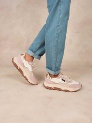 Buty sportowe damskie TBS Jazonne. Brązowe buty do biegania TBS, na lato, bez wzorów, bez zapięcia, do biegania. Za 465.50 zł.