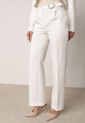Białe Garniturowe Spodnie VICES na Kant z Wszytym Paskiem z Klamrą Azivore. Białe jeansy Born2be, l, bez wzorów, z jeansu, eleganckie. Za 119.99 zł.